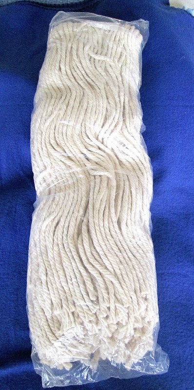 WHITE HEAVY DUTY STRING MOP REPLACEMENT HEAD – 20″