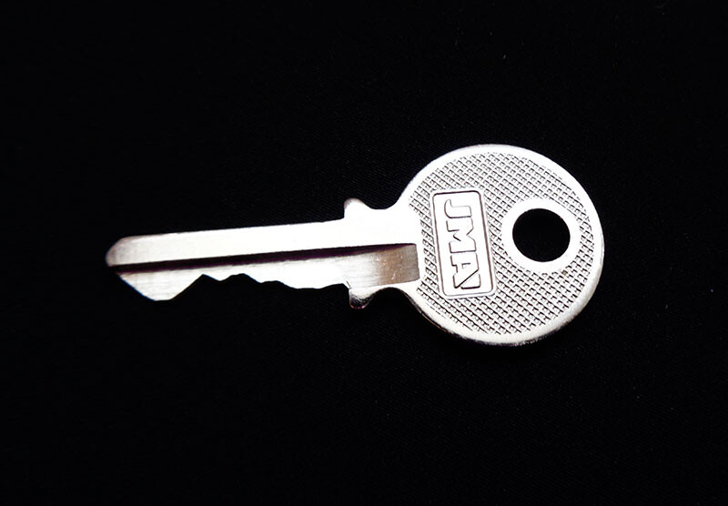 (1) SPARE KEY FOR ADVANCE ADHANCER R28C, AQUA RIDE SE, AXP RIDER SCRUBBERS, 20i