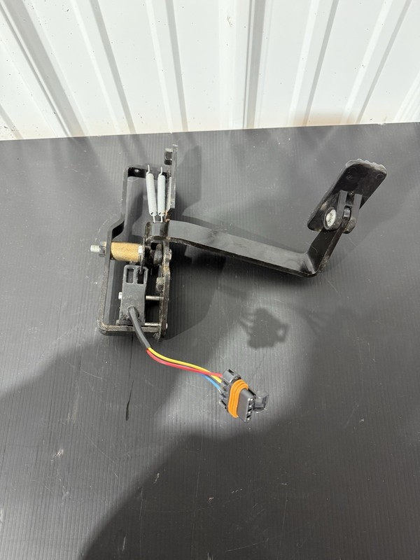 Tennant 1209411 T17 / M17 Propel Pedal Assembly, Used