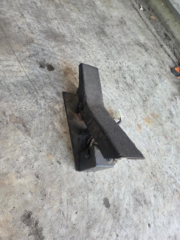 GAS DRIVE PEDAL 56416169 3800 Nilfisk-Advance Rider Disc Floor Scrubber