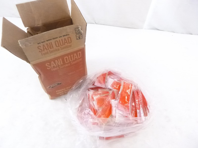 Case of 125 2oz. Individual Packets of Super San Quad Food Service Sanitizer
