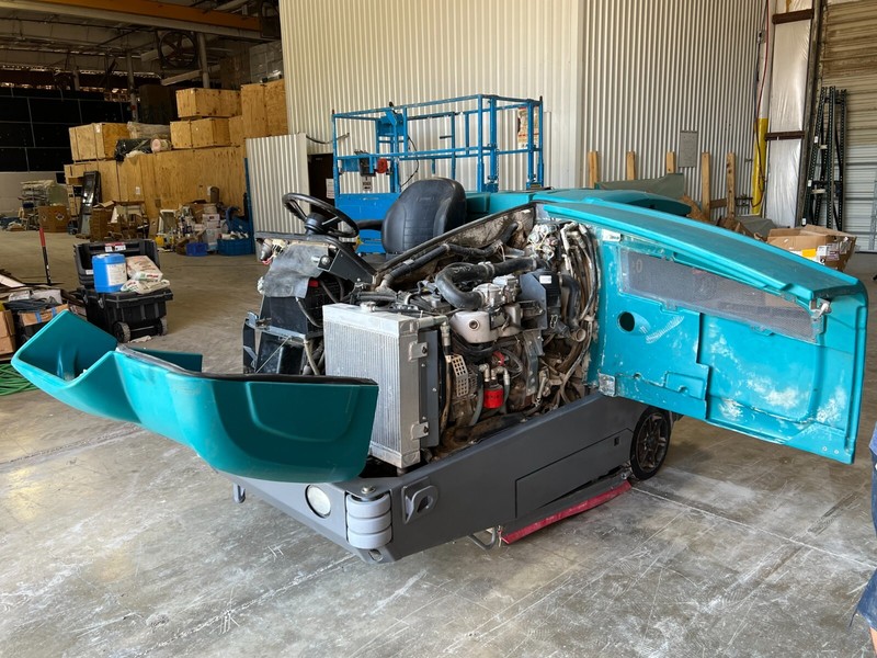 Tennant T20 Gas Powered Ride On Scrubber/Sweeper gallery