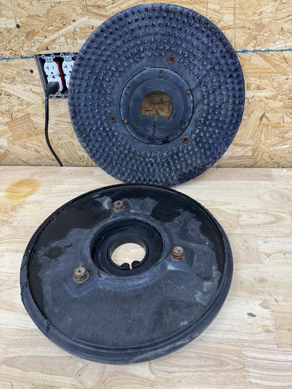 2 Nobles 15” Pad Drivers - 3 Lug