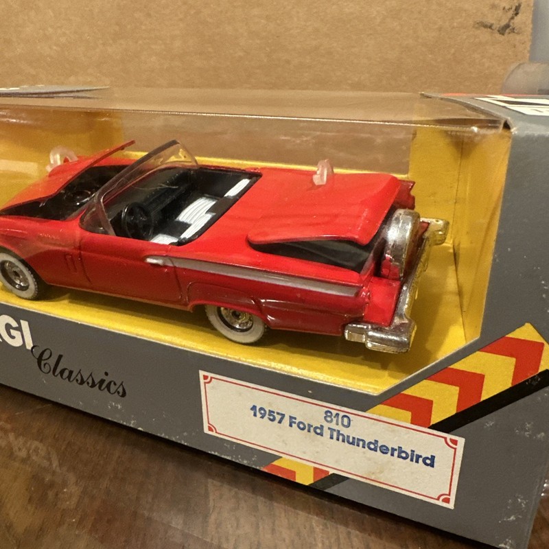 Corgi Classics 1957 Convertible Ford Thunderbird 810 New in Box A119 gallery