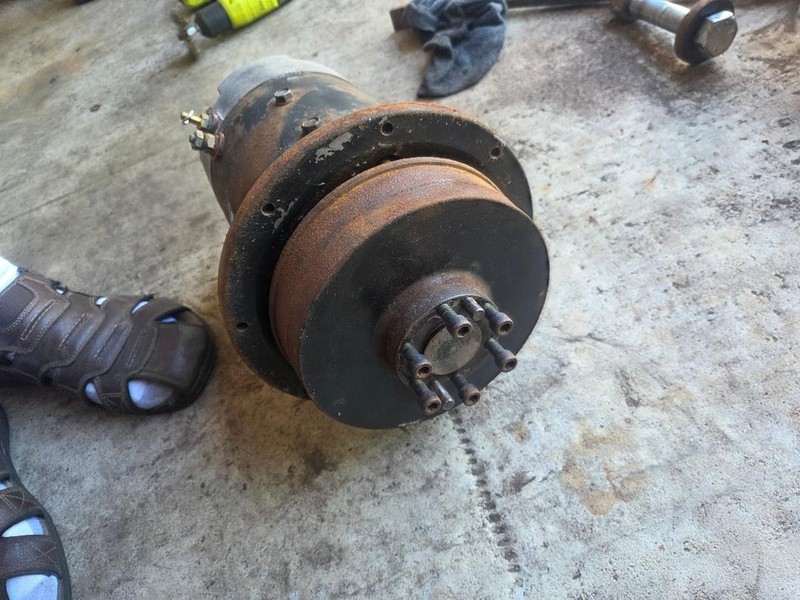 FRONT MOTOR DRIVE - 56410134 3800 Nilfisk-Advance Rider Floor Scrubber gallery