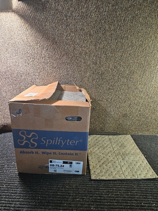 (QTY 100) Spilfyter DB-75 16" x 18" Universal Gray Double-Weight Absorbent Pad