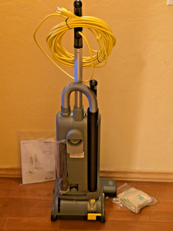Karcher Windsor Sensor S15 15” Upright Vacuum, NEW NOB (missing small tool) gallery