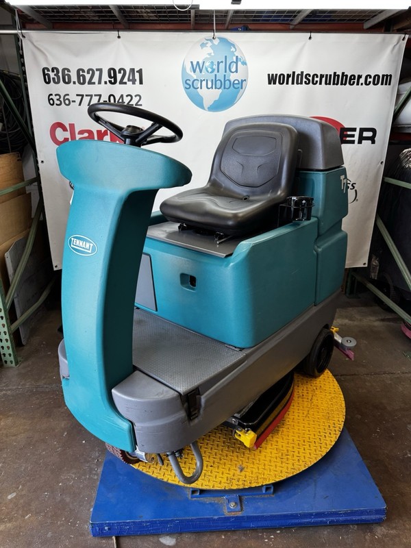 Tennant T7 RideOn Floor Scrubber 32” 03/18 Low Hours 502 Stock#1252