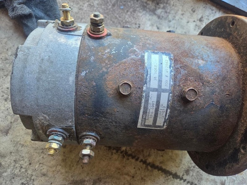 FRONT MOTOR DRIVE - 56410134 3800 Nilfisk-Advance Rider Floor Scrubber gallery
