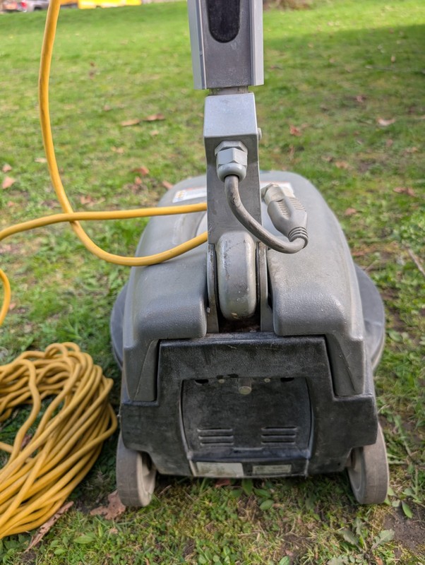 Tennant Floor Scrubber Model # Br 2000-dc gallery