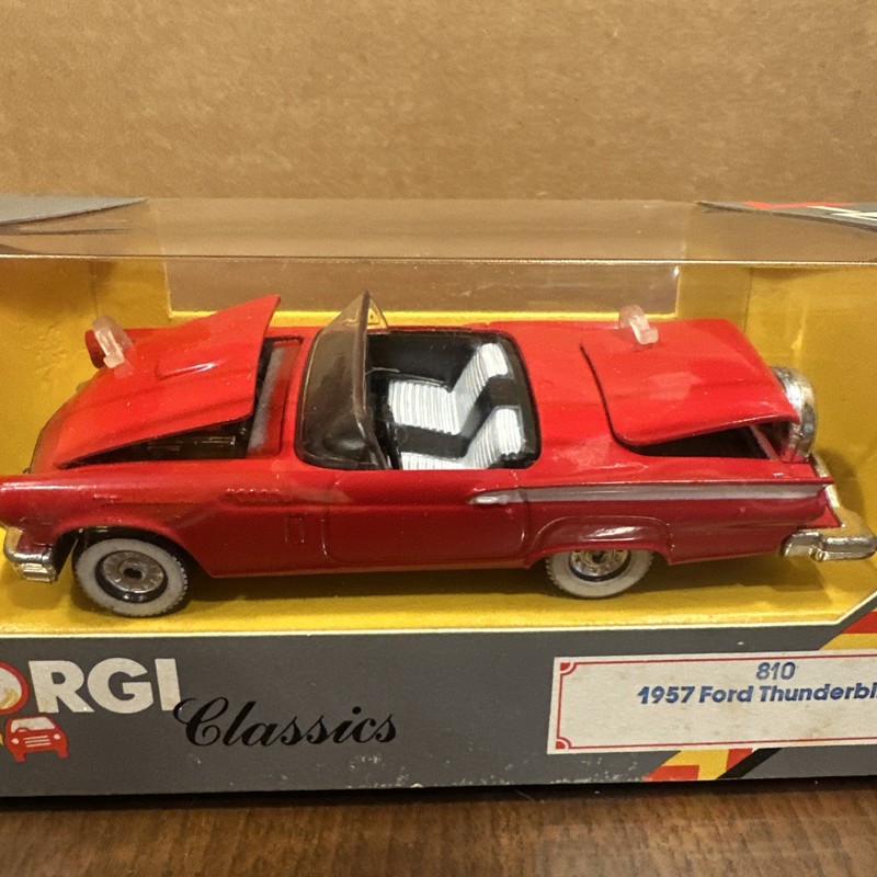 Corgi Classics 1957 Convertible Ford Thunderbird 810 New in Box A119 gallery