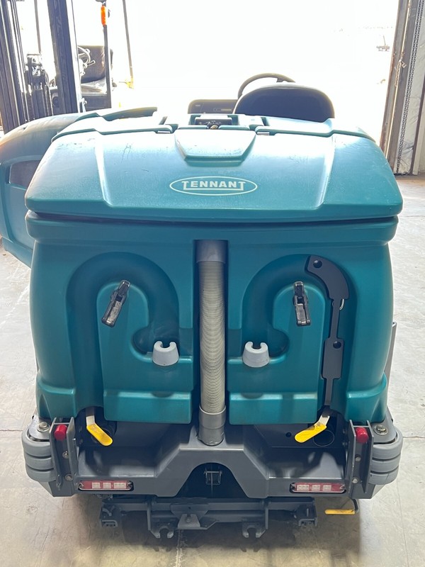 Tennant T20 Gas Powered Ride On Scrubber/Sweeper gallery