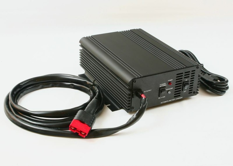 Clarke 56205983 – Charger,24V,12A,Scr Sb50 Red