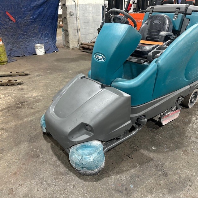 2020 Tennant T16 Rider Floor Scrubber/Sweeper 36 Volt Electric 947 Hours gallery
