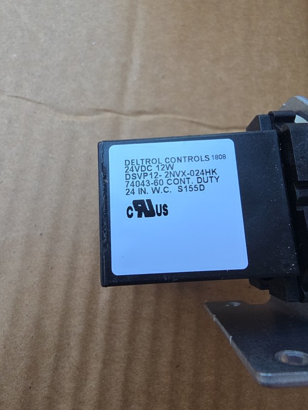 Tennant And Noble 1214973 24-volt OEM water solution solenoid valve gallery