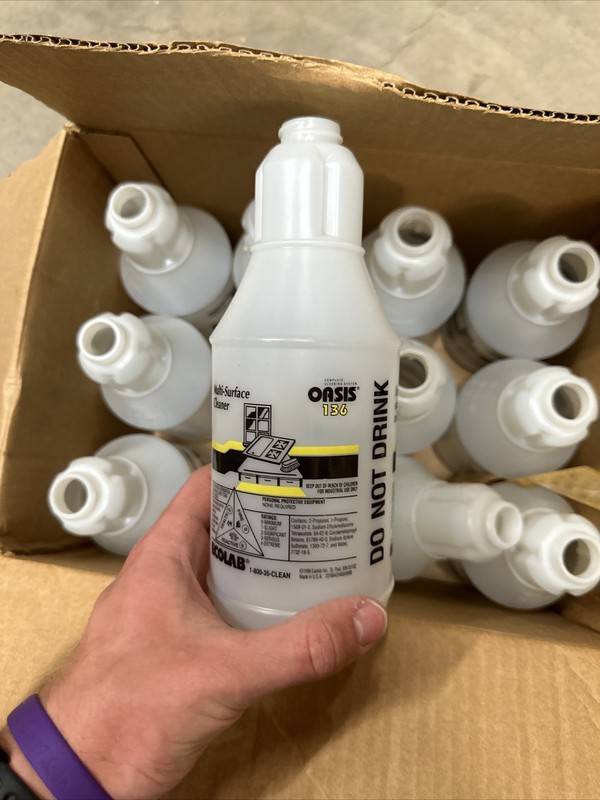 ecolab oasis 136 spray bottle. BOX OF 12