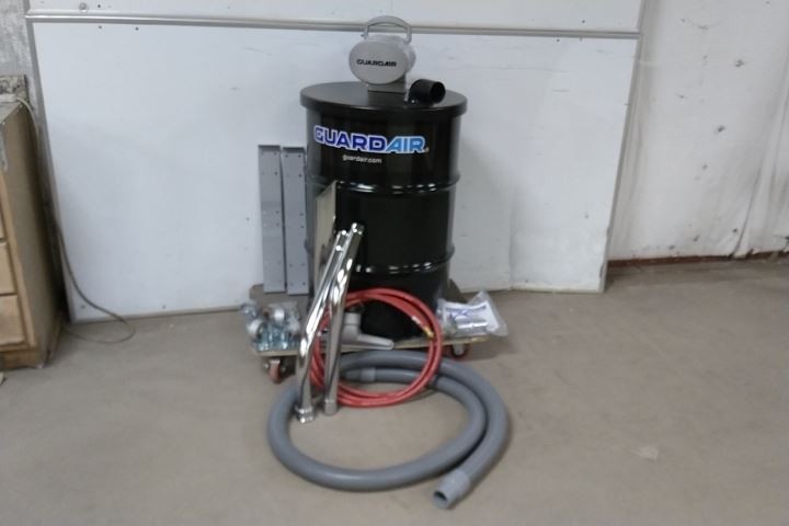 Guardair PQ55C200 55 Gal Tank Size 149 CFM Wet/Dry Pneumatic Drum Vacuum