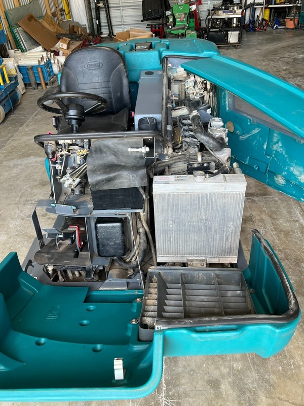 Tennant T20 Gas Powered Ride On Scrubber/Sweeper gallery