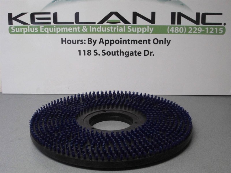 19″ Short Trim Nylon Buffer Pad Drive Brush (1/2″ Bristle) Brand Unknown